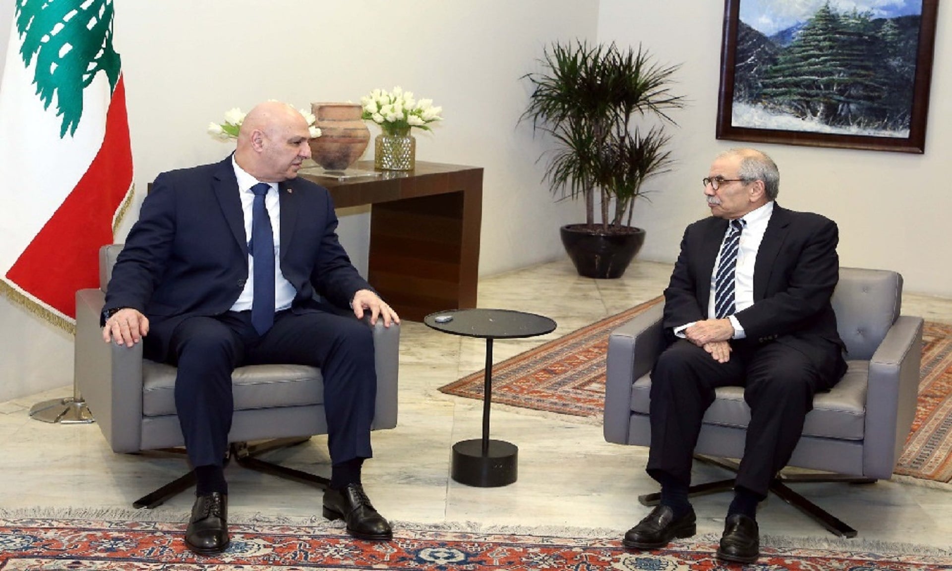 «سيارة المتفجرات» في توقيت التحذيرات الأوروبية: مخطط إيراني محتمل لاغتيال عون وسلام؟